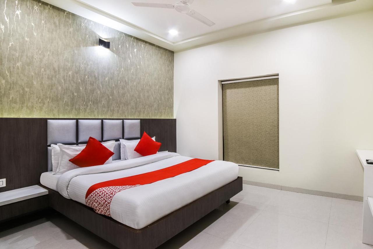 Capital O 41587 Hotel Airport Inn One Ahmedabad Exterior photo