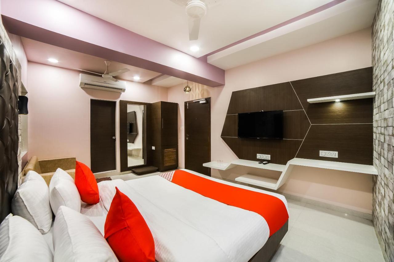 Capital O 41587 Hotel Airport Inn One Ahmedabad Exterior photo