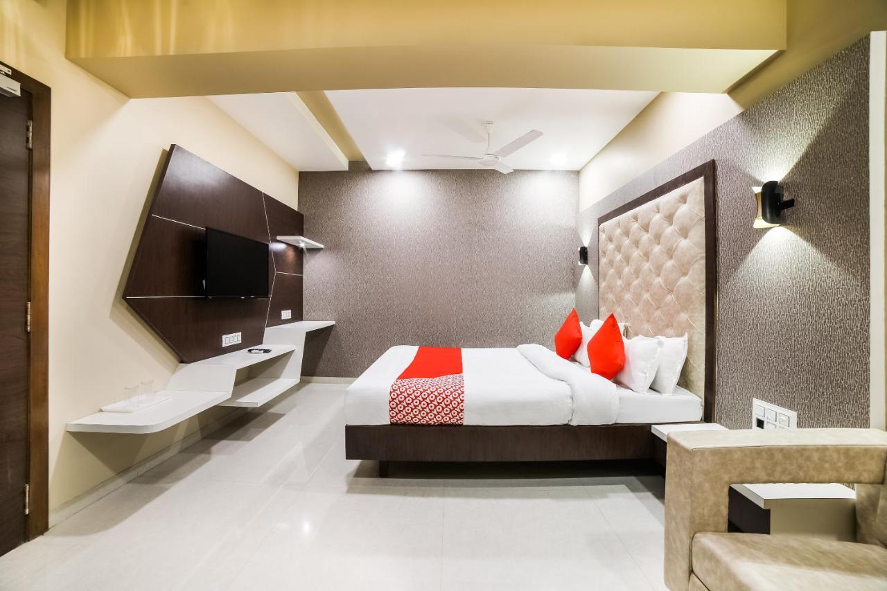 Capital O 41587 Hotel Airport Inn One Ahmedabad Exterior photo