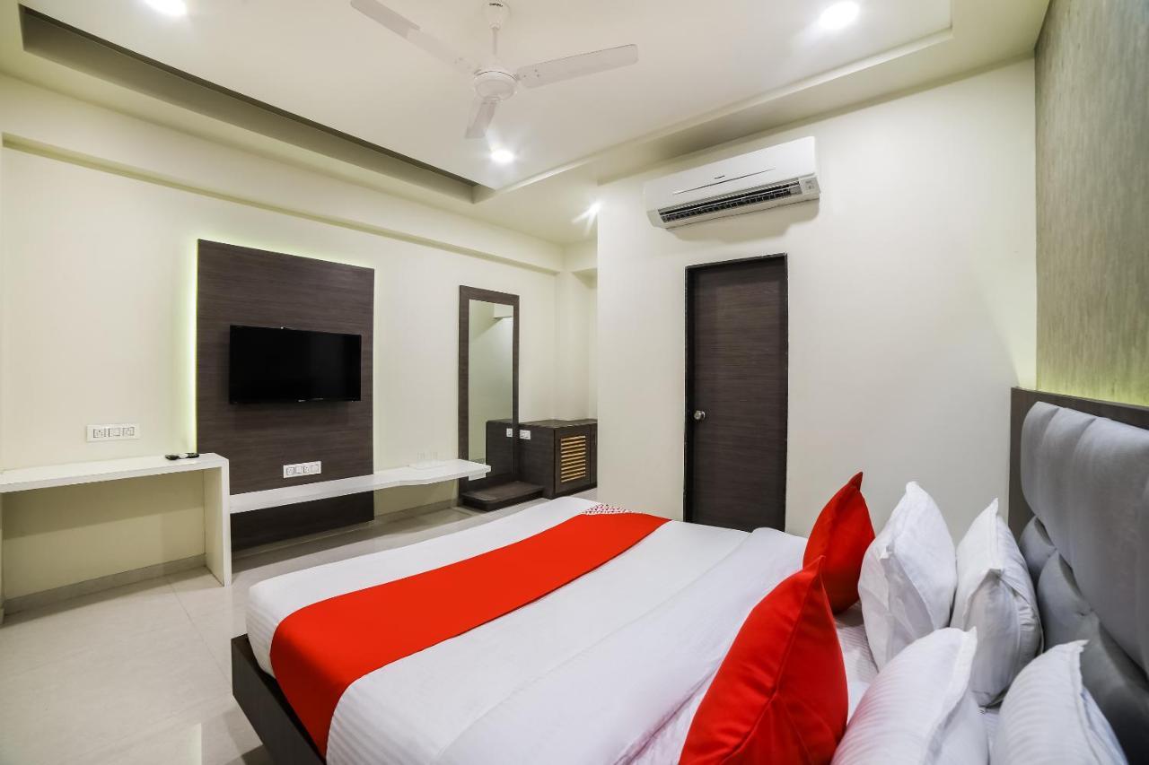 Capital O 41587 Hotel Airport Inn One Ahmedabad Exterior photo