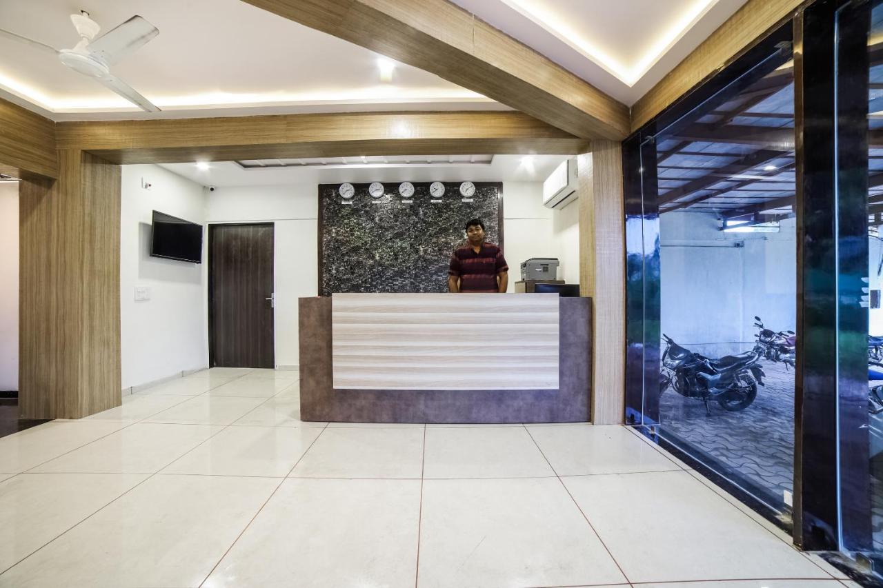 Capital O 41587 Hotel Airport Inn One Ahmedabad Exterior photo