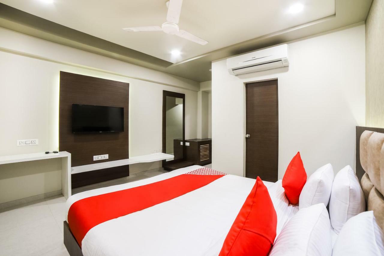 Capital O 41587 Hotel Airport Inn One Ahmedabad Exterior photo