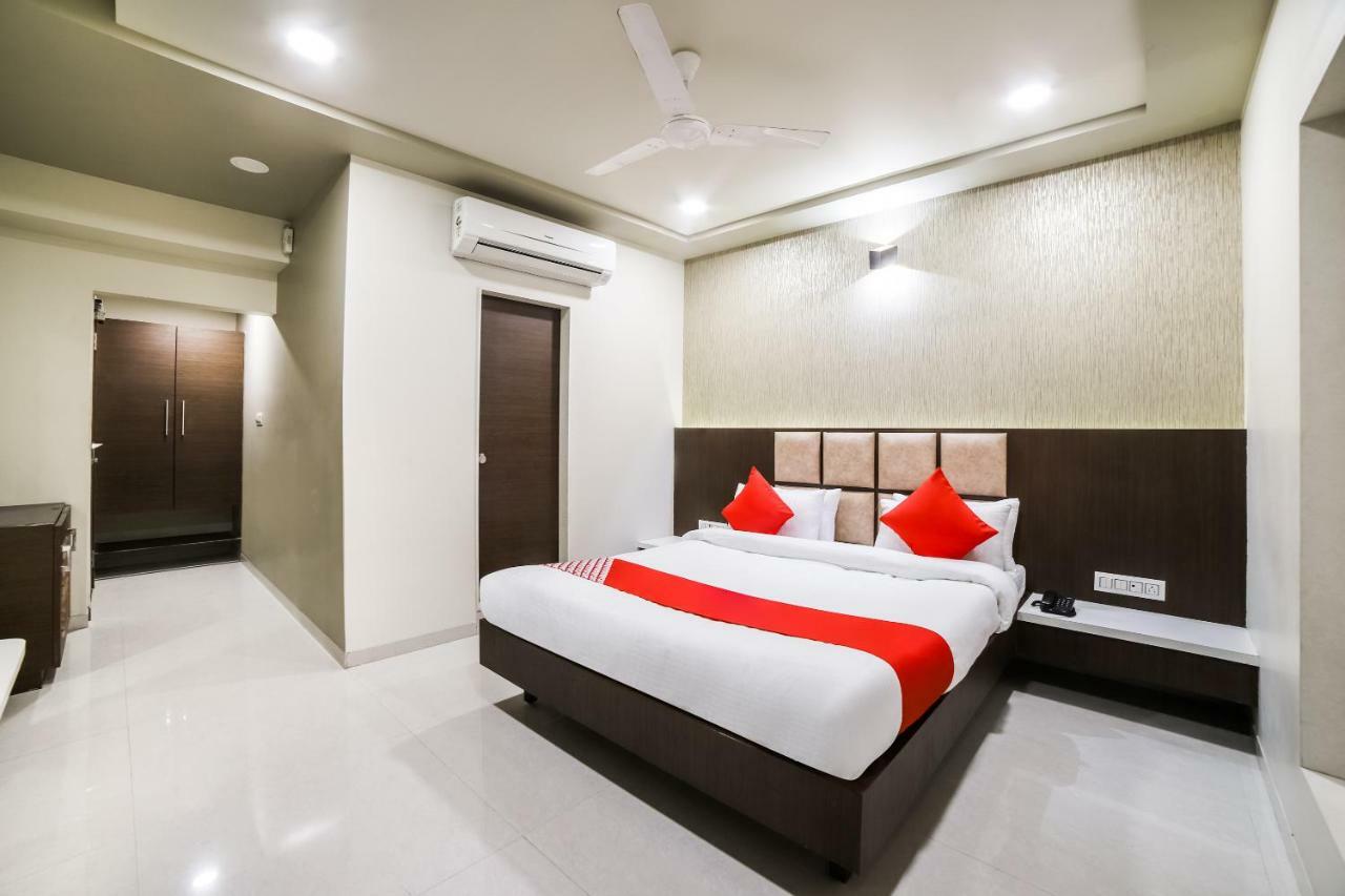 Capital O 41587 Hotel Airport Inn One Ahmedabad Exterior photo